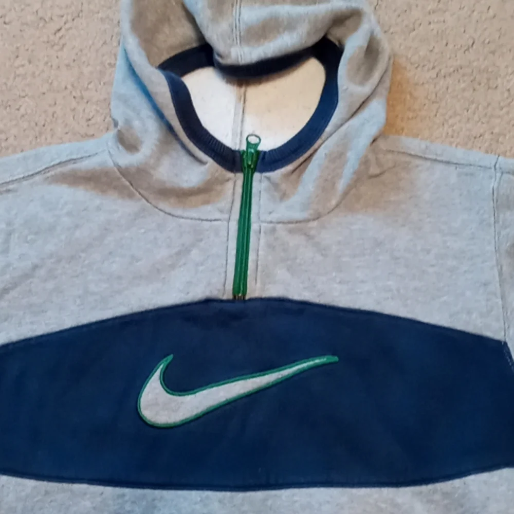 Nike 1/4 zip hoodie sweatshirt, navy & gray with green trim, Youth M (10/12)
